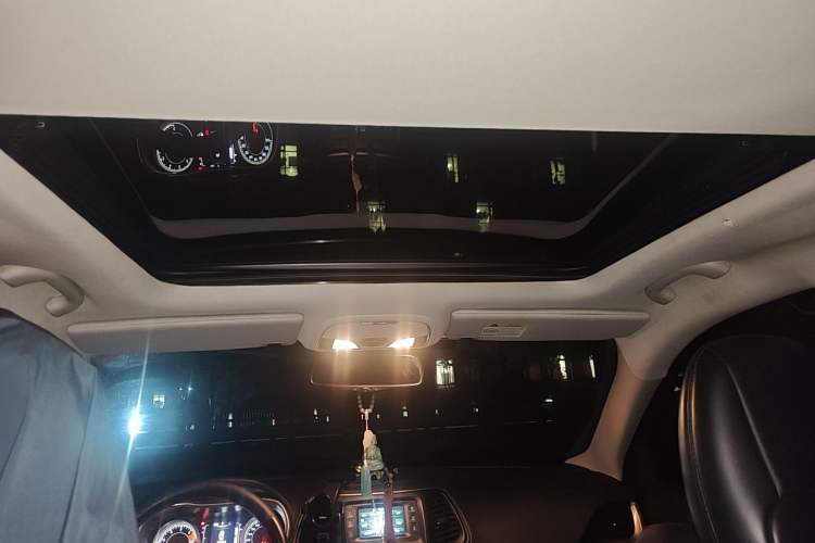 Used Jeep Cherokee 2016 2.4L Leading Edition Headliner