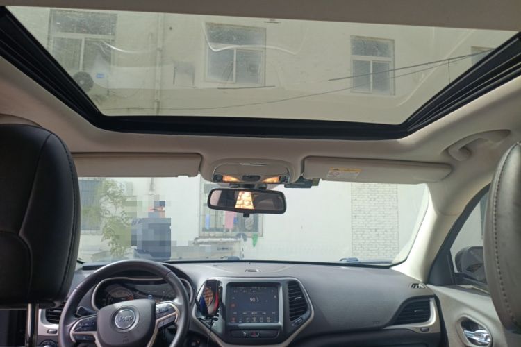 Used Jeep Cherokee 2016 2.4L Professional Smart Version Headliner
