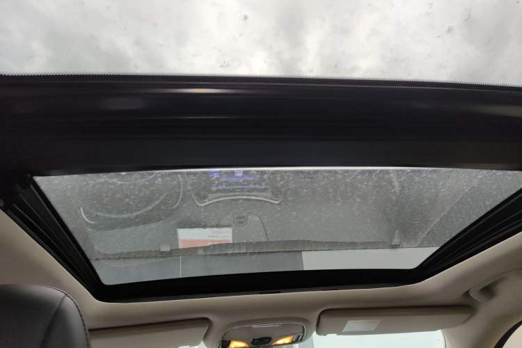 Used Jeep Cherokee 2016 2.4L Leading Edition Headliner