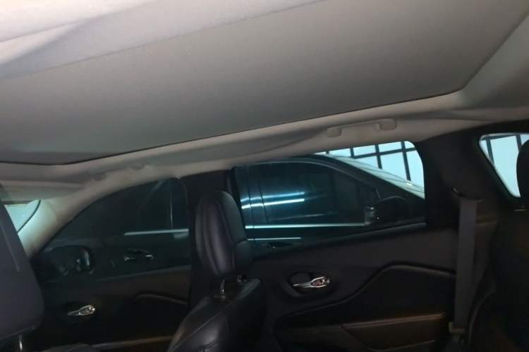 Used Jeep Cherokee 2016 2.4L Leading Edition Headliner