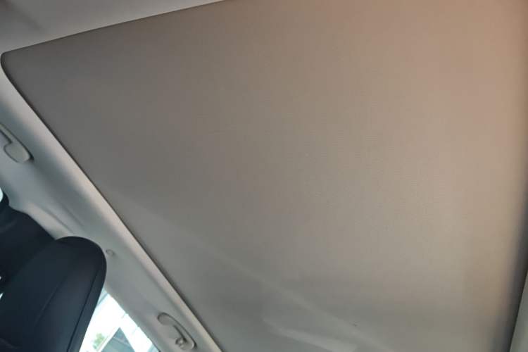 Used Jeep Cherokee 2016 2.4L Leading Smart Version Headliner