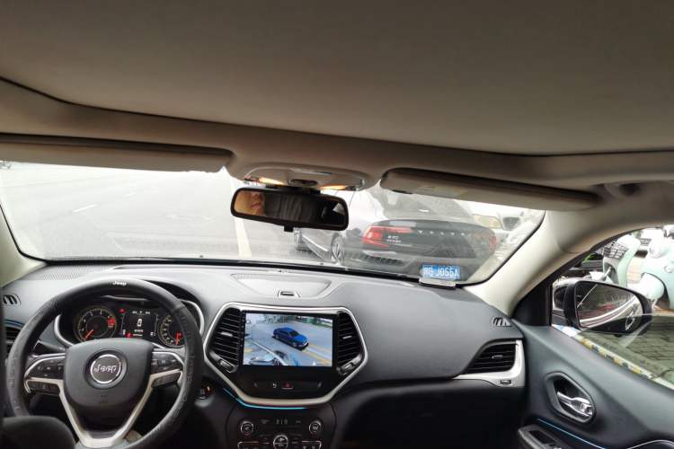 Used Jeep Cherokee 2016 2.4L Leading Edition Headliner