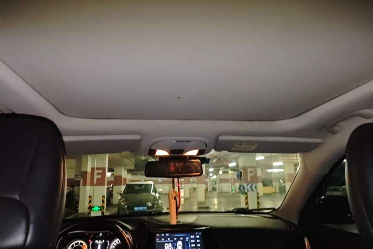 Used Jeep Cherokee 2016 2.4L Leading Edition Headliner