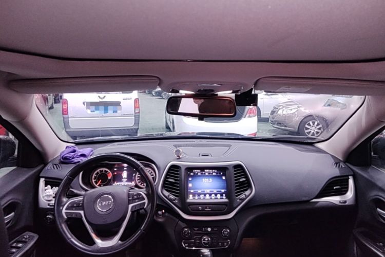 Used Jeep Cherokee 2016 2.4L Professional Smart Version Headliner