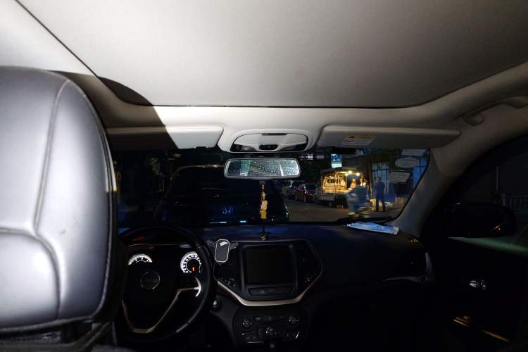 Used Jeep Cherokee 2016 2.0L Superior Edition Headliner