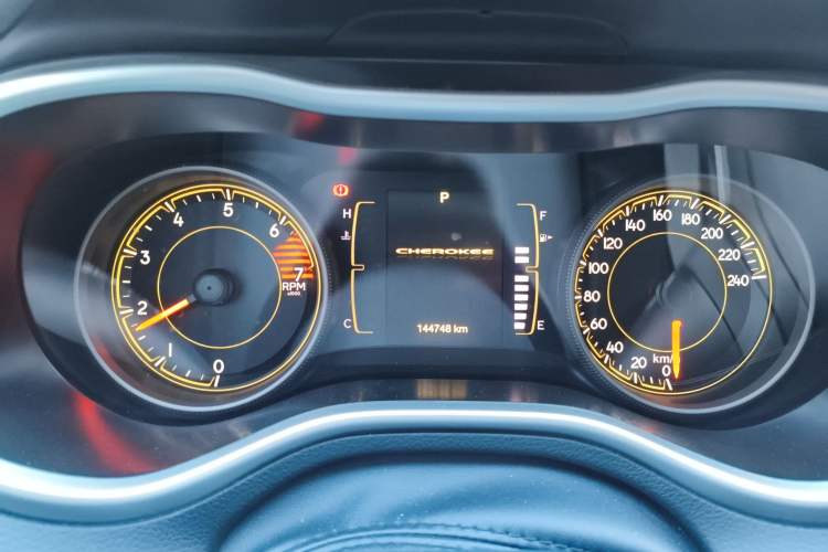Used Jeep Cherokee 2016 2.4L Leading Edition Instrument Cluster