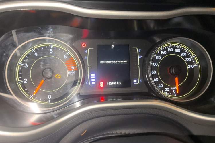Used Jeep Cherokee 2016 2.4L Leading Edition Instrument Cluster