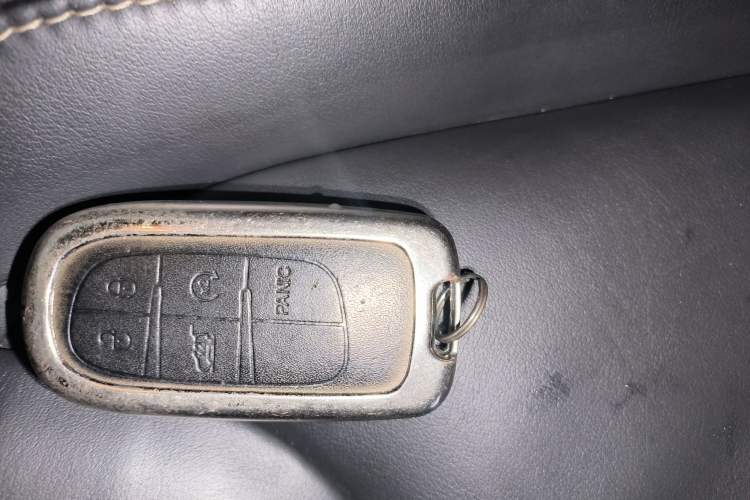 Used Jeep Cherokee 2016 2.4L Professional Smart Version Interior 1