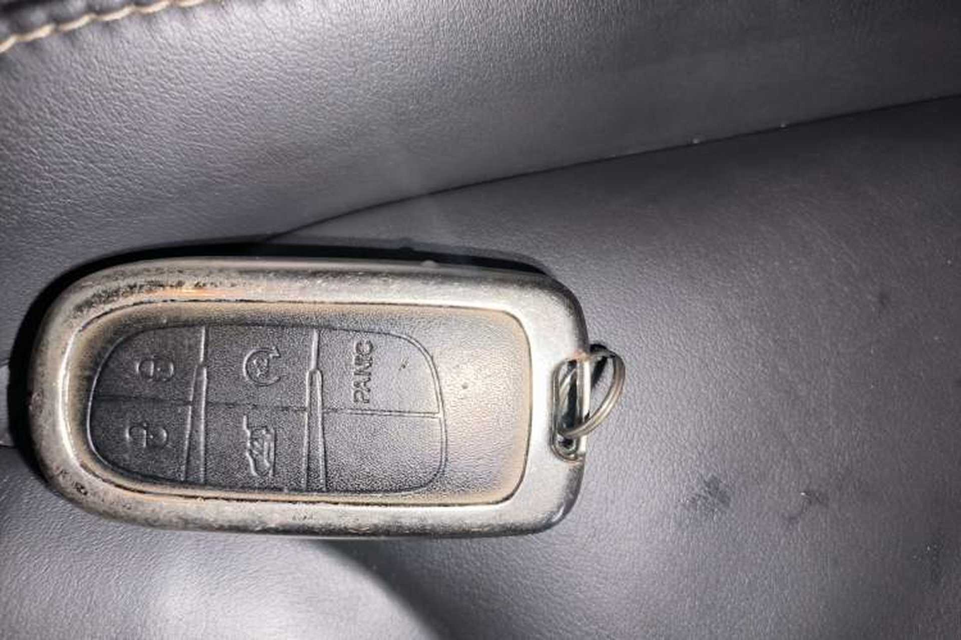 Used Jeep Cherokee 2016 2.4L Professional Smart Version Interior 1