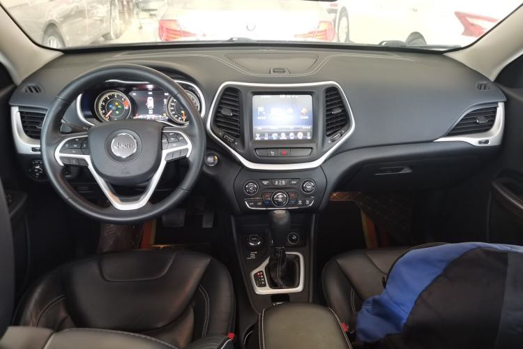 Used Jeep Cherokee 2016 2.4L Professional Smart Version Interior 2