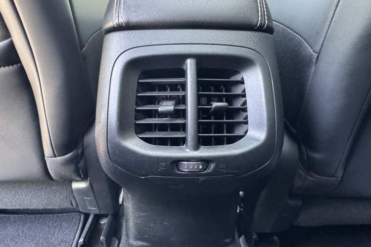 Used Jeep Cherokee 2016 2.4L Leading Edition Interior 5