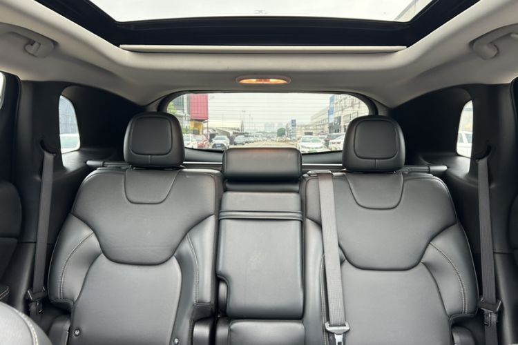 Used Jeep Cherokee 2016 2.0L Superior Edition Interior 6