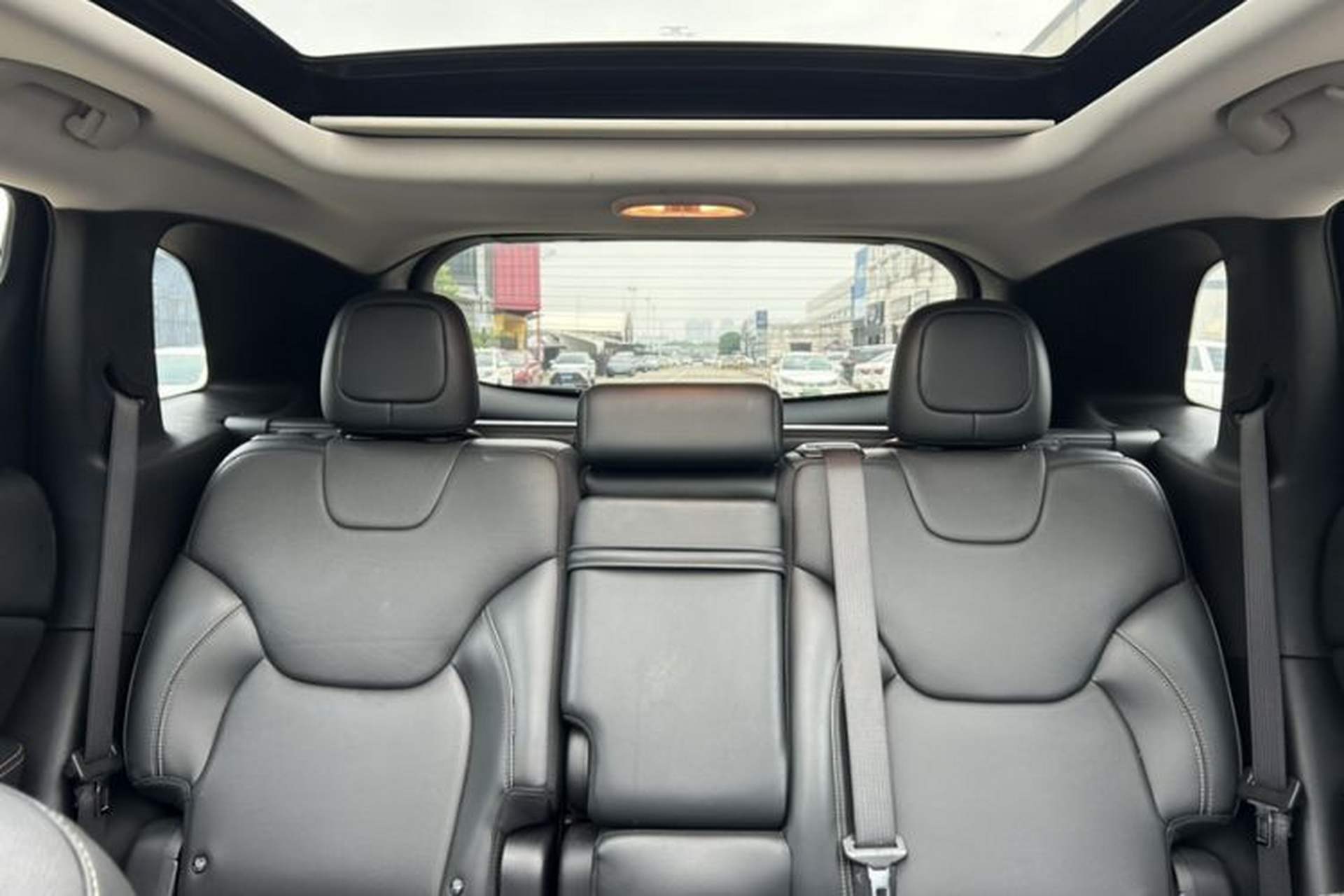 Used Jeep Cherokee 2016 2.0L Superior Edition Interior 6