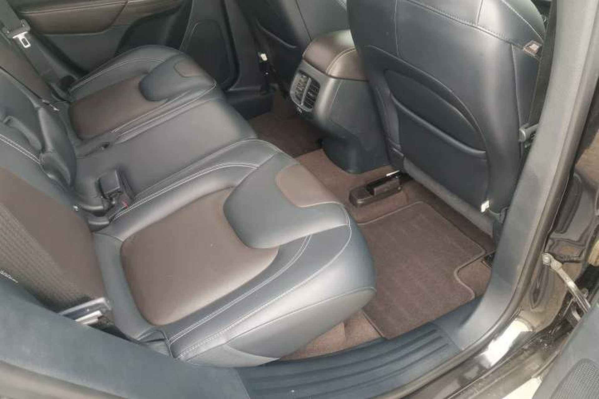 Used Jeep Cherokee 2016 2.4L Leading Edition Interior 9