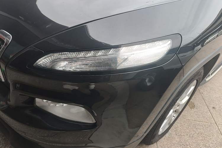 Used Jeep Cherokee 2016 2.4L Leading Edition Left Front Headlight