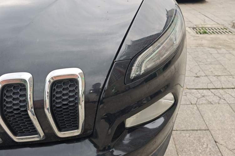 Used Jeep Cherokee 2016 2.0L Superior Edition Left Front Headlight