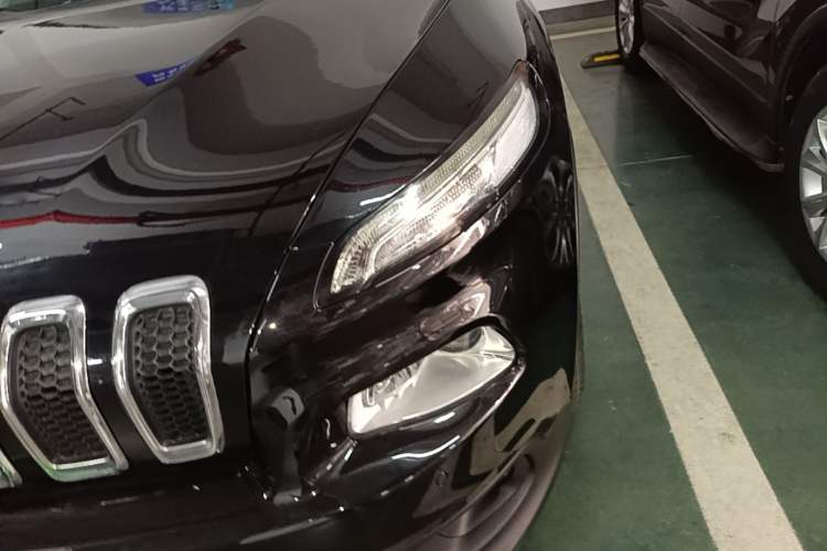 Used Jeep Cherokee 2016 2.0L Superior Edition Left Front Headlight
