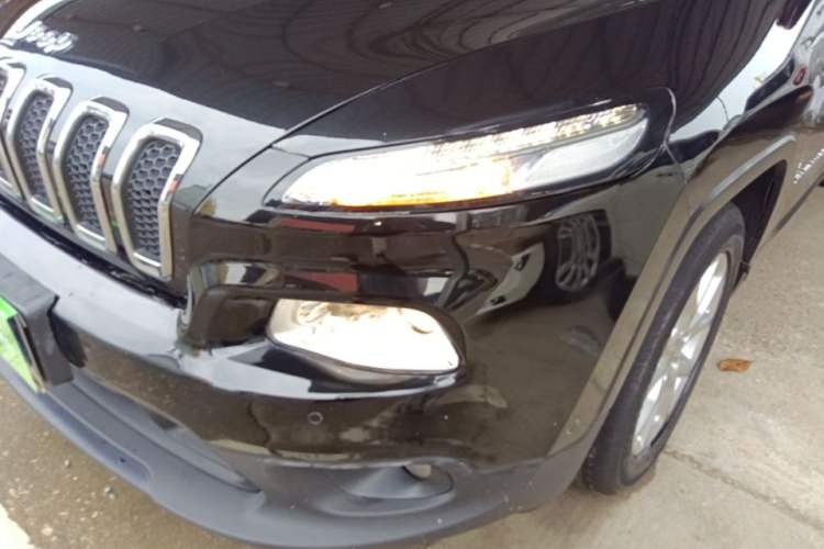 Used Jeep Cherokee 2016 2.0L Superior Edition Left Front Headlight