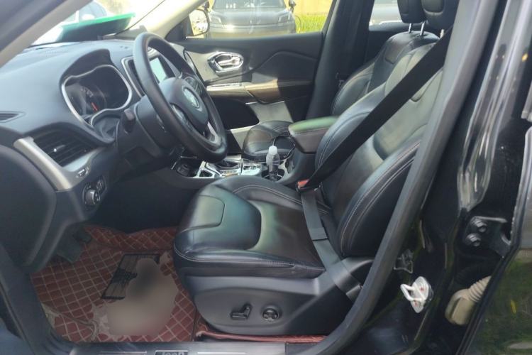Used Jeep Cherokee 2016 2.4L Leading Edition Left Front Seat