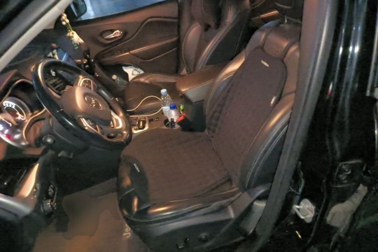 Used Jeep Cherokee 2016 2.4L Professional Edition Left Front Seat