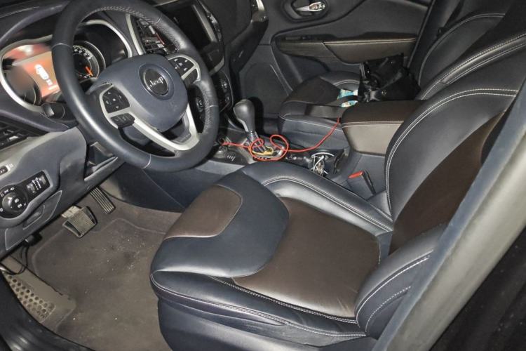 Used Jeep Cherokee 2016 2.4L Professional Smart Version Left Front Seat