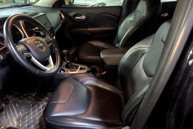 Used Jeep Cherokee 2016 2.4L Leading Edition Left Front Seat