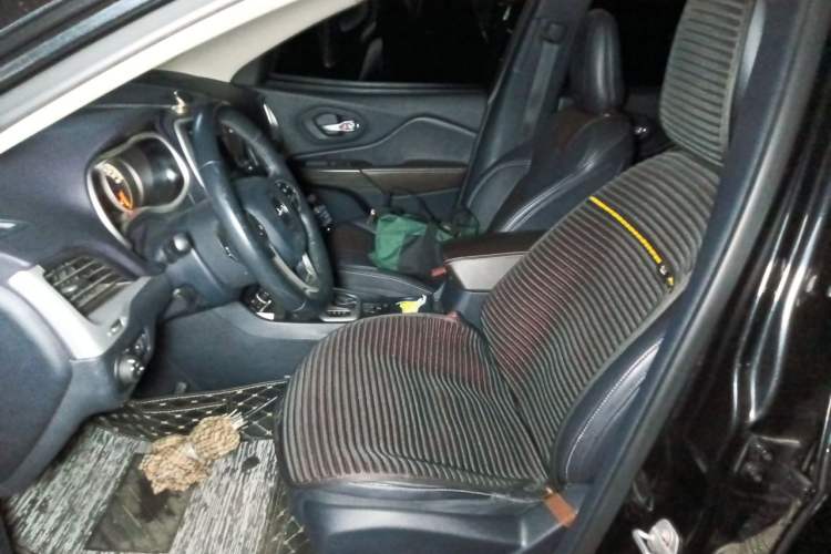 Used Jeep Cherokee 2016 2.4L Leading Smart Version Left Front Seat