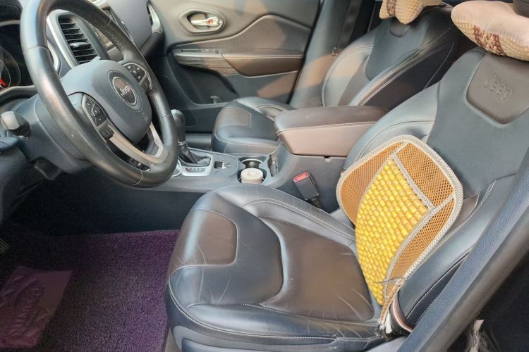 Used Jeep Cherokee 2016 2.4L Leading Edition Left Front Seat