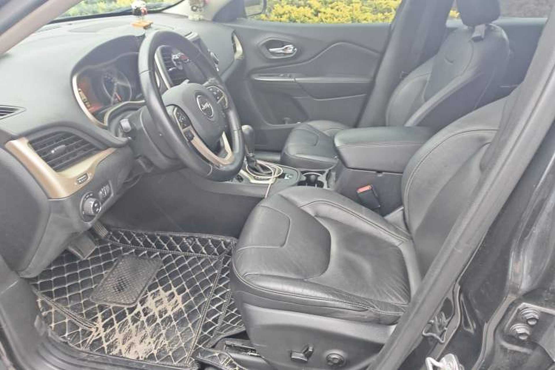 Used Jeep Cherokee 2016 2.0L Superior Edition Left Front Seat