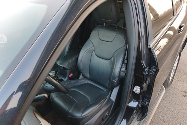 Used Jeep Cherokee 2016 2.4L Leading Smart Version Left Front Seat