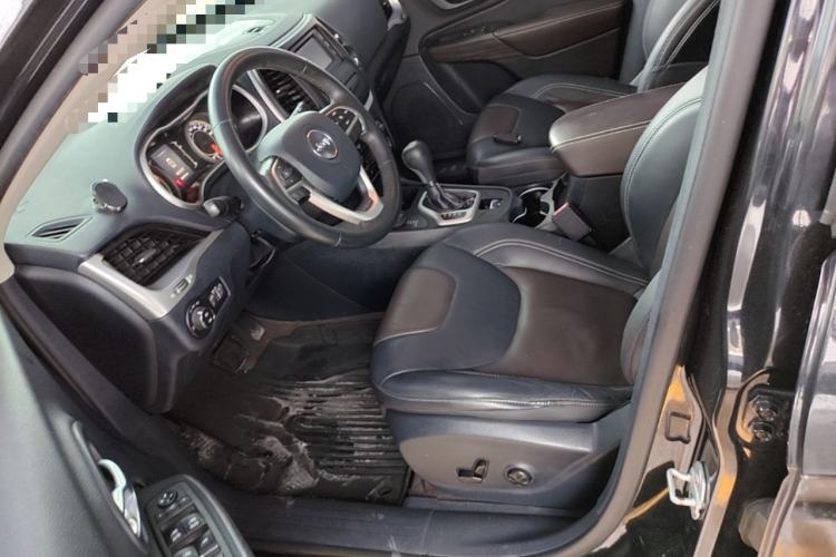 Used Jeep Cherokee 2016 2.4L Professional Edition Left Front Seat