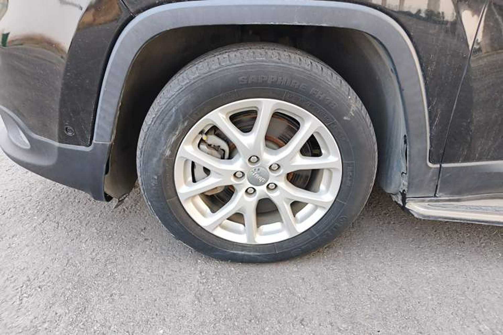 Used Jeep Cherokee 2016 2.4L Leading Smart Version Left Front Wheel Hub