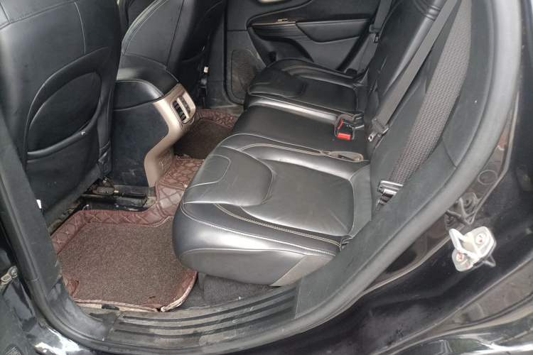 Used Jeep Cherokee 2016 2.0L Superior Edition Left Rear Seat