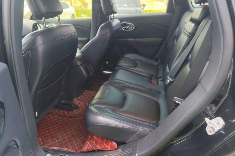 Used Jeep Cherokee 2016 2.4L Leading Edition Left Rear Seat