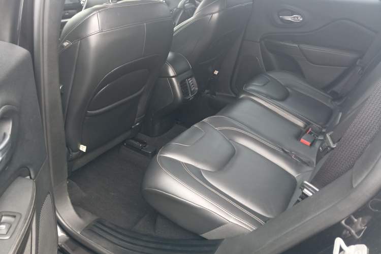 Used Jeep Cherokee 2016 2.4L Professional Edition Left Rear Seat