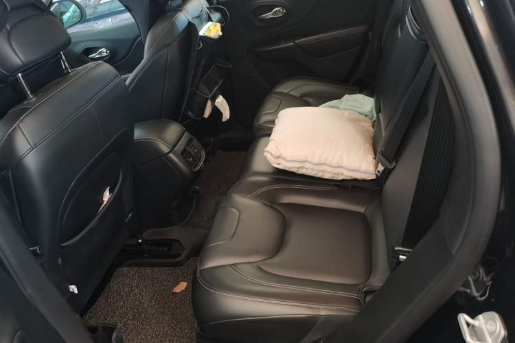 Used Jeep Cherokee 2016 2.4L Leading Edition Left Rear Seat