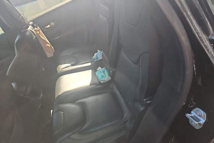 Used Jeep Cherokee 2016 2.0L Superior Edition Left Rear Seat
