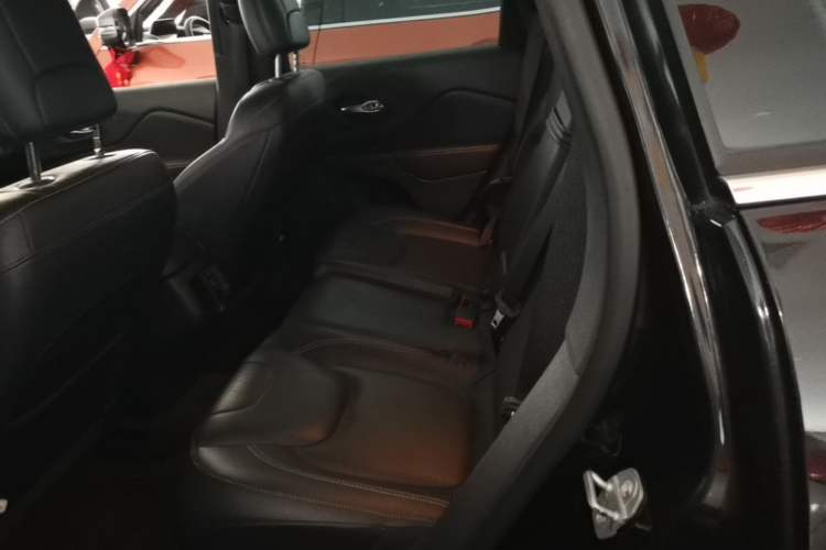 Used Jeep Cherokee 2016 2.4L Professional Edition Left Rear Seat