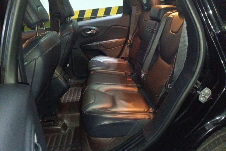 Used Jeep Cherokee 2016 2.4L Professional Edition Left Rear Seat