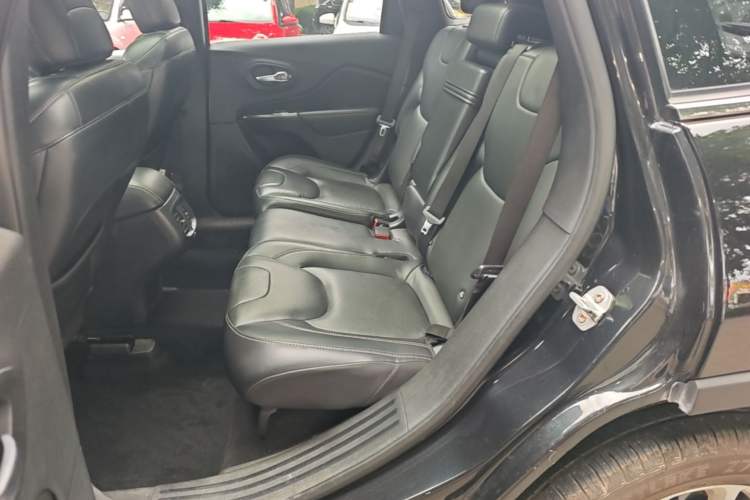 Used Jeep Cherokee 2016 2.4L Leading Smart Version Left Rear Seat