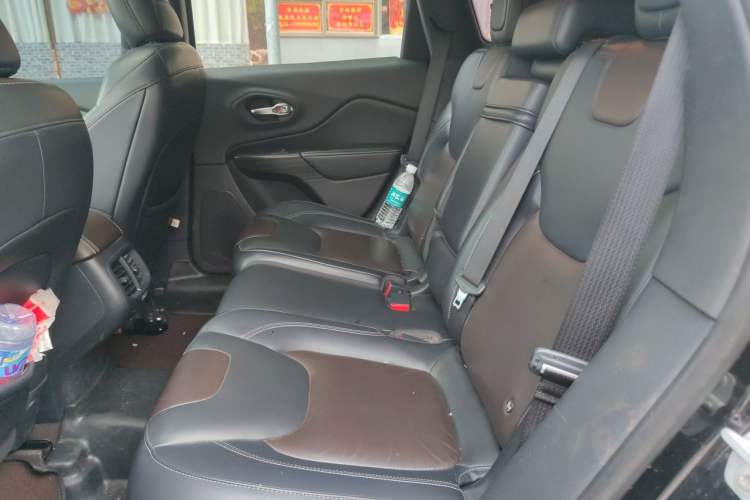 Used Jeep Cherokee 2016 2.4L Leading Edition Left Rear Seat