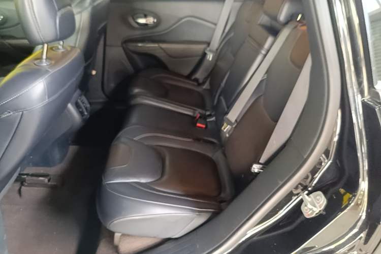 Used Jeep Cherokee 2016 2.4L Leading Edition Left Rear Seat