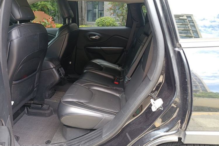 Used Jeep Cherokee 2016 2.4L Professional Smart Version Left Rear Seat