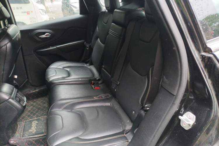 Used Jeep Cherokee 2016 2.4L Leading Edition Left Rear Seat