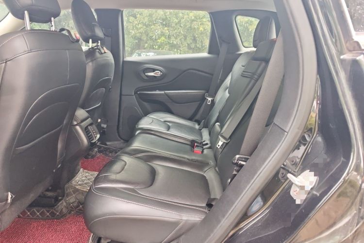 Used Jeep Cherokee 2016 2.4L Leading Smart Version Left Rear Seat