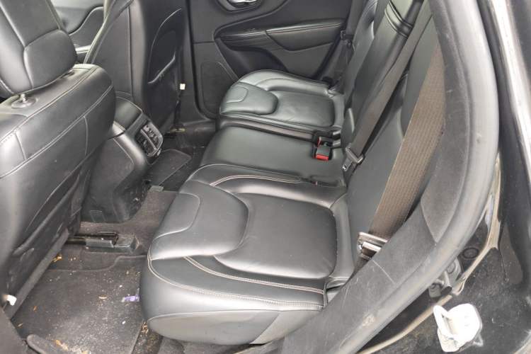 Used Jeep Cherokee 2016 2.4L Leading Edition Left Rear Seat