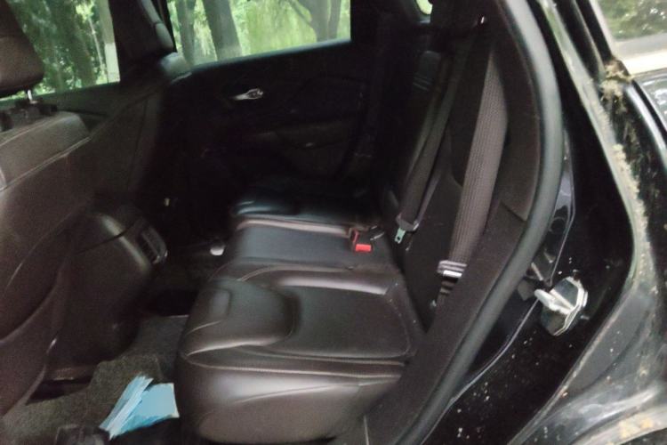 Used Jeep Cherokee 2016 2.0L Superior Edition Left Rear Seat