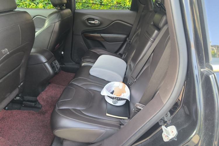 Used Jeep Cherokee 2016 2.0L Superior Edition Left Rear Seat
