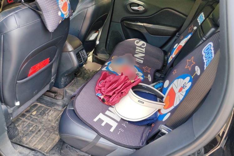 Used Jeep Cherokee 2016 2.4L Leading Edition Left Rear Seat