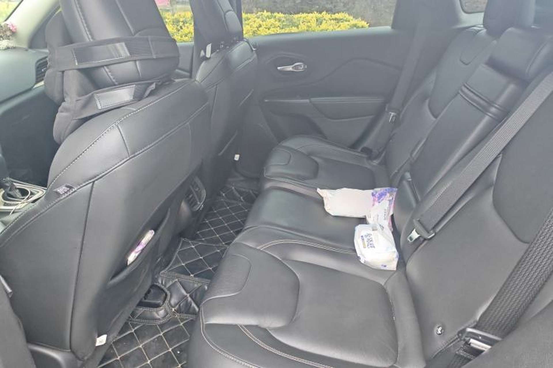 Used Jeep Cherokee 2016 2.0L Superior Edition Left Rear Seat